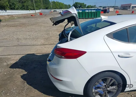 2018 Hyundai Elantra Sel z USA, uszkodzony, nr VIN 5NPD84LF3JH384958